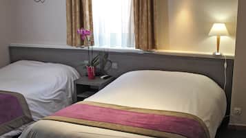 Quadruple Room | Desk, free WiFi