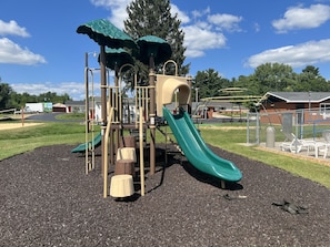Children’s play area – outdoor