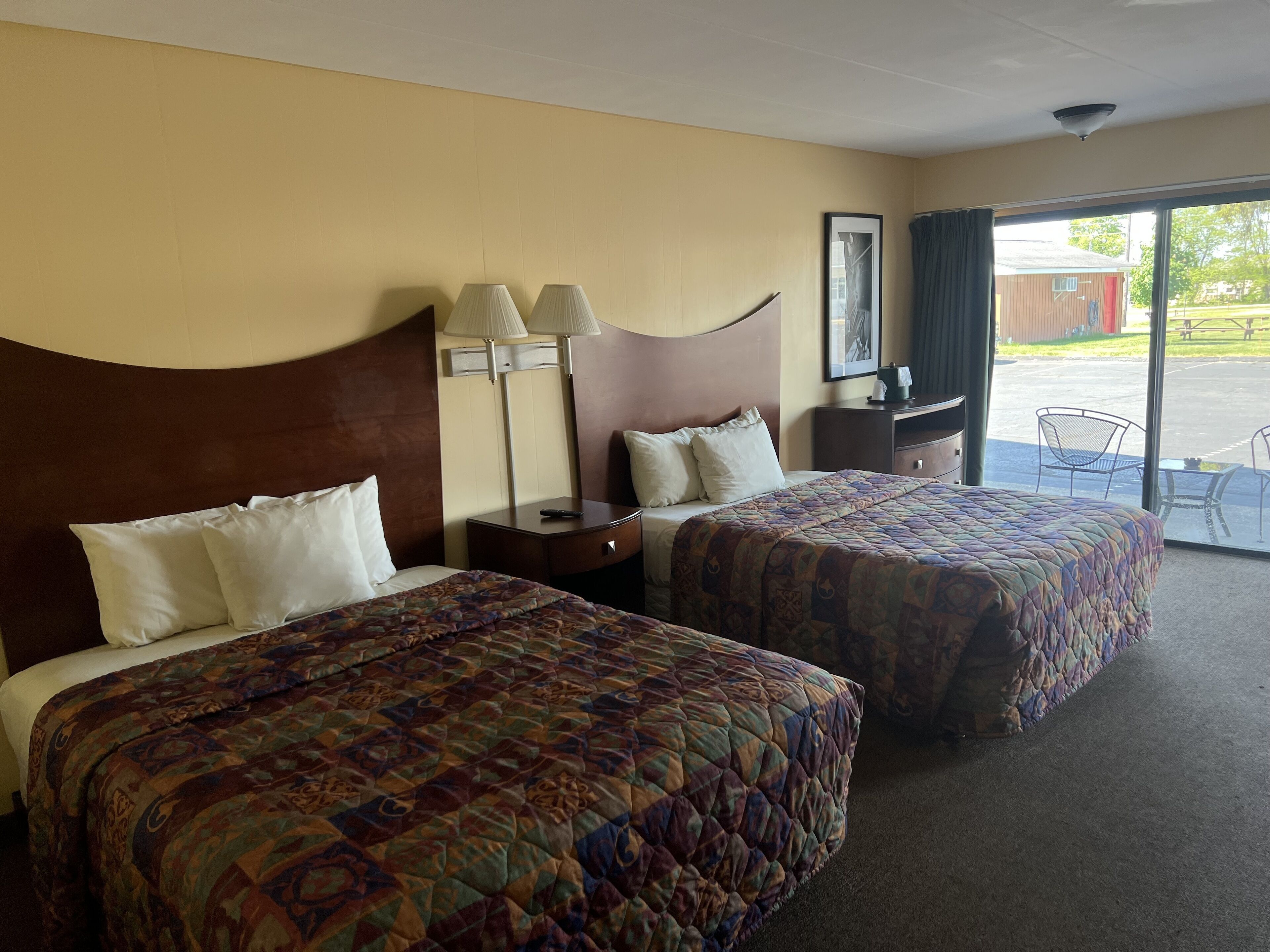 Standard Double Room, 2 Queen Beds | Laptop workspace, cribs/infant beds, rollaway beds, free WiFi