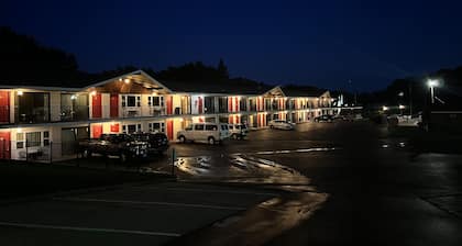 All Star Inn & Suites