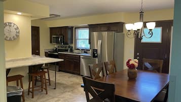 Casa familiare, 3 camere da letto | Cucina privata | Frigorifero con congelatore, microonde, macchina per tè/caffè, freezer