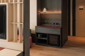 Junior Suite | Minibar, brankas, tempat tidur lipat/tambahan, dan Wi-Fi gratis