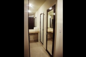 Premium bedding, Select Comfort beds, in-room safe, desk