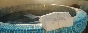 Outdoor spa tub - Art Hotel Boutique (Aguascalientes)