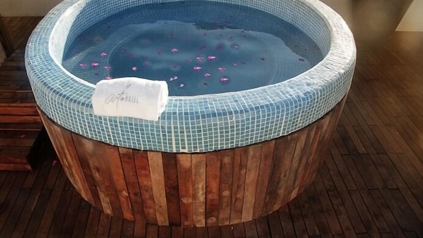 Outdoor spa tub - Art Hotel Boutique (Aguascalientes)