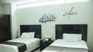 Premium bedding, Select Comfort beds, in-room safe, desk - Art Hotel Boutique (Aguascalientes)