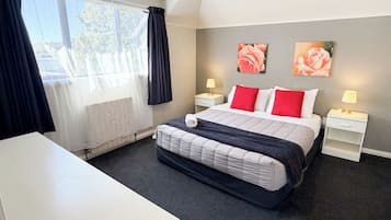 Executive-Suite | Schreibtisch, Verdunkelungsvorhänge, Bügeleisen/Bügelbrett