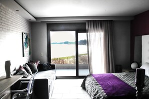 Caja de seguridad en la habitación y decoración personalizada