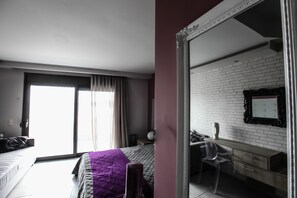 Studio, Courtyard View (Double) | In-room safe, individually decorated, individually furnished - Flegra Beach Boutique Apartments (Kassandra)