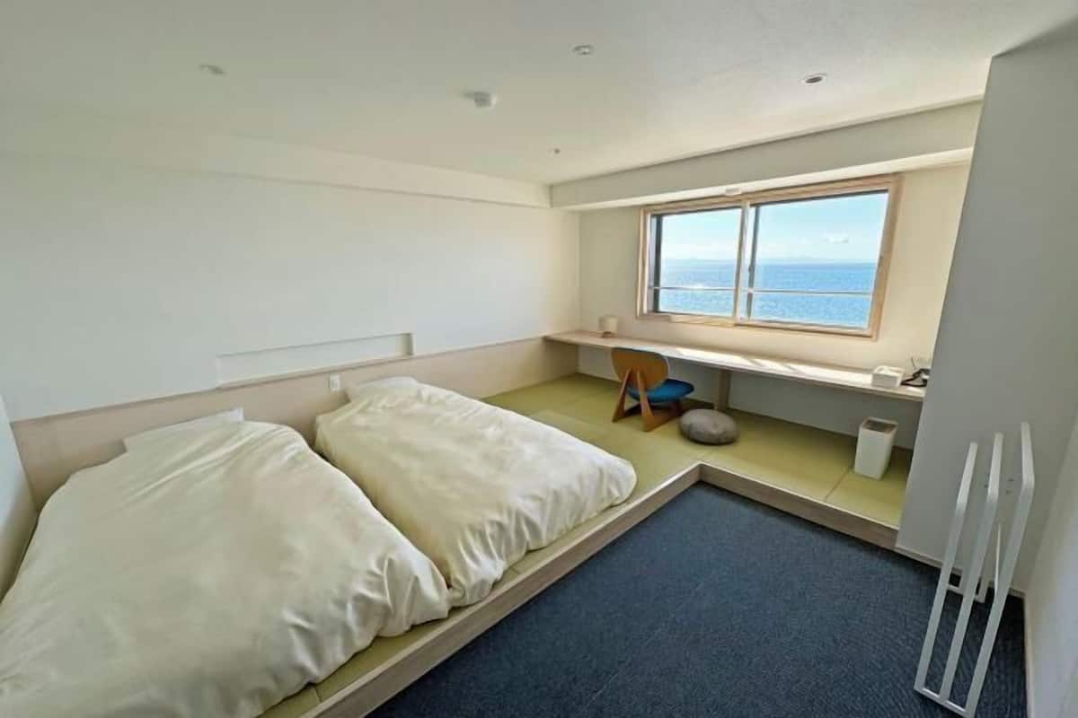 In-room safe, free WiFi, bed sheets