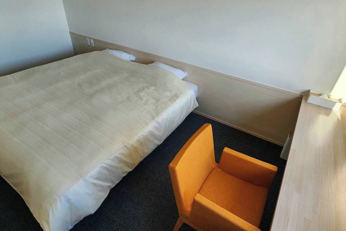 in-room safe, free wifi, bed sheets