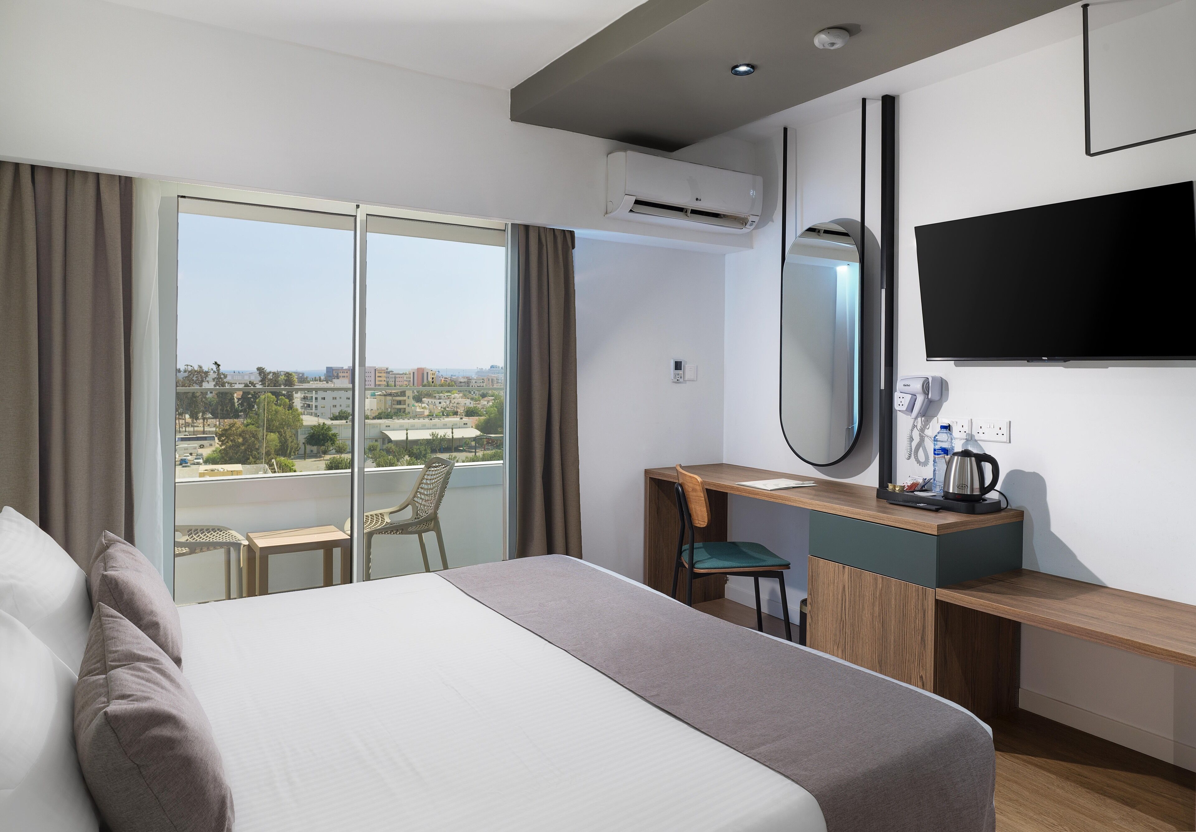 Superior Double Room | In-room safe, soundproofing, free WiFi, bed sheets