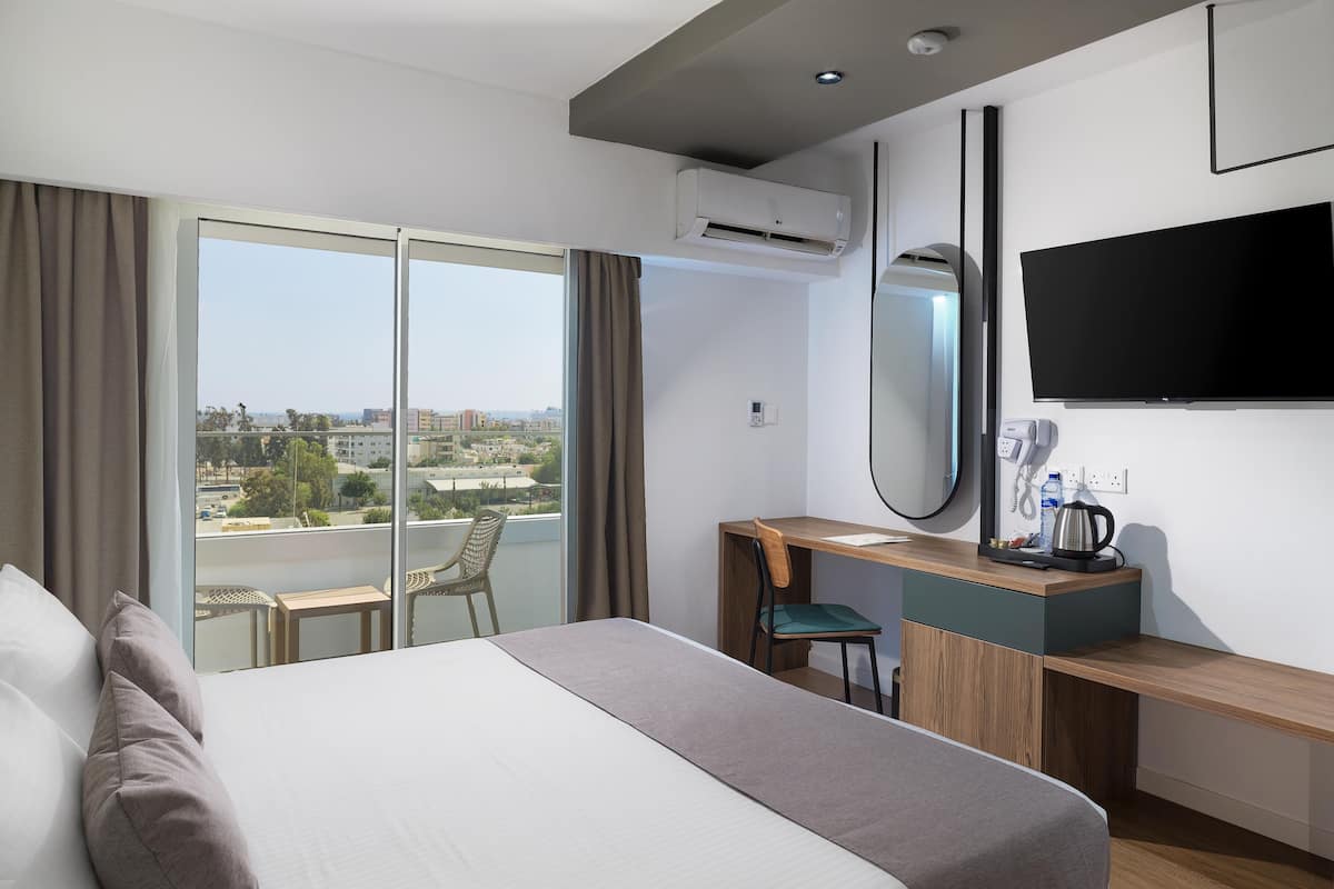 Quarto casal superior | Cofres nos quartos, quartos à prova de som, Wi-Fi de cortesia