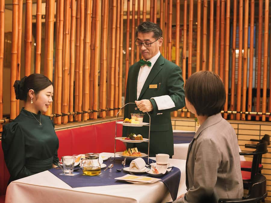 3 restaurants, breakfast, lunch, dinner served; Chinese cuisine