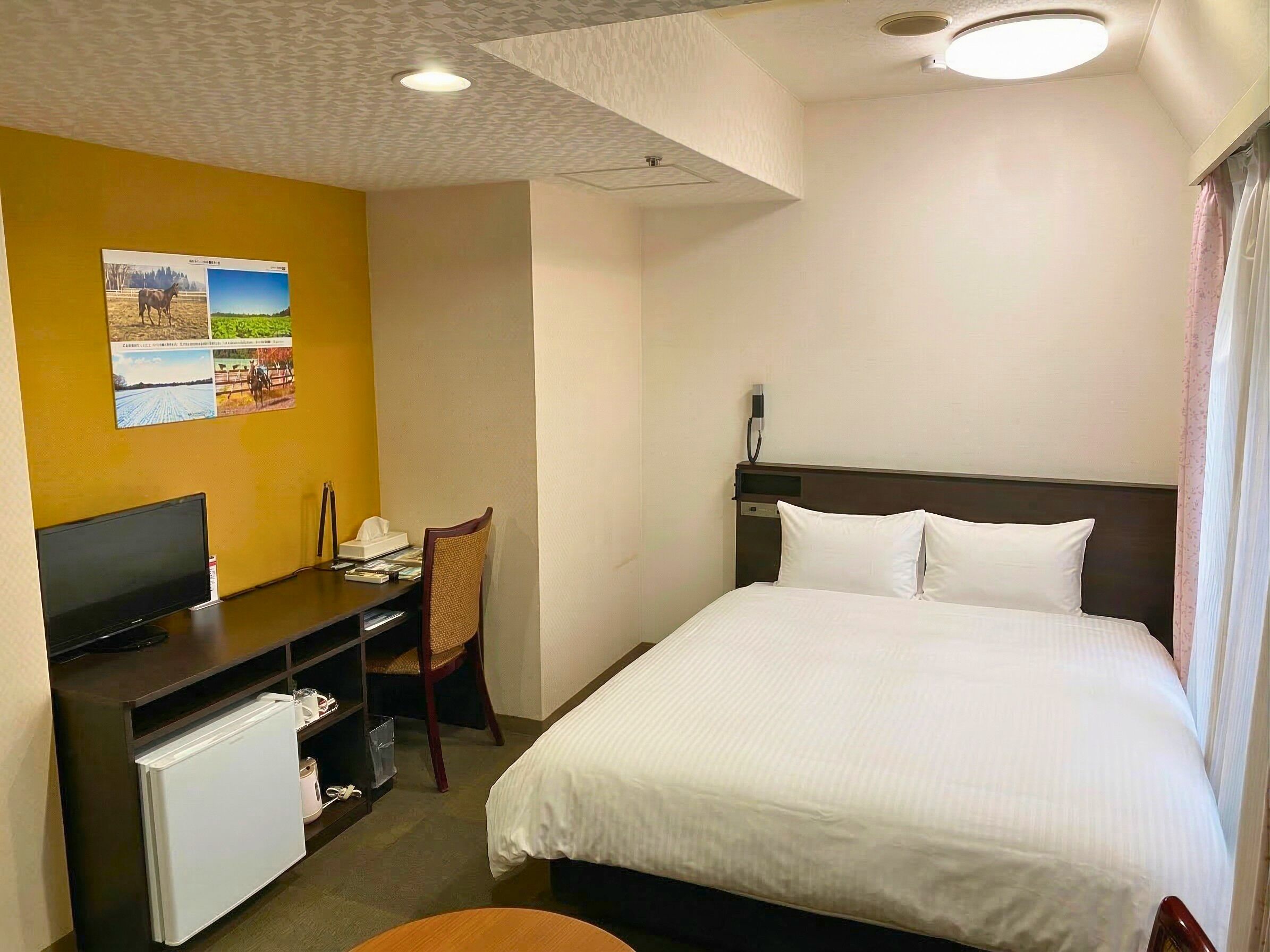 Superior Double Room, Non Smoking | Down comforters, desk, laptop workspace, blackout drapes