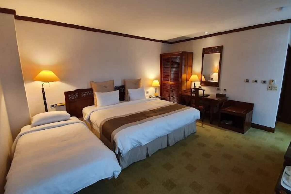 Down duvets, desk, laptop workspace, blackout curtains