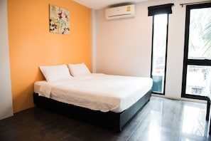 Deluxe Double Room | Free WiFi - Varinda Hostel (Bangkok)