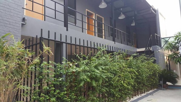 Exterior - Varinda Hostel (Bangkok)