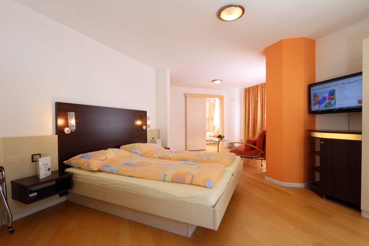 family room, balcony | room amenity