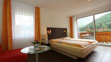 Chambre Double Standard, balcon | Coffres-forts dans les chambres, lits bébé (gratuits), Wi-Fi gratuit