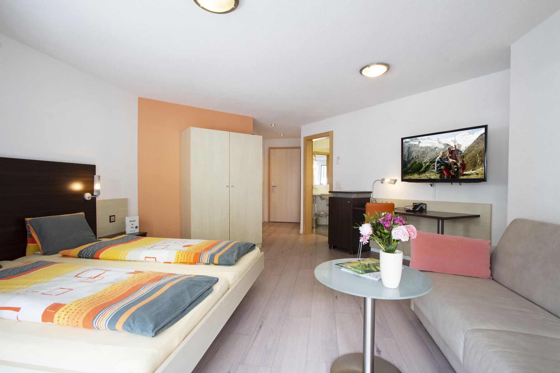 double room, balcony (south) | in-room safe, free cots/infant beds, free wifi, bed sheets