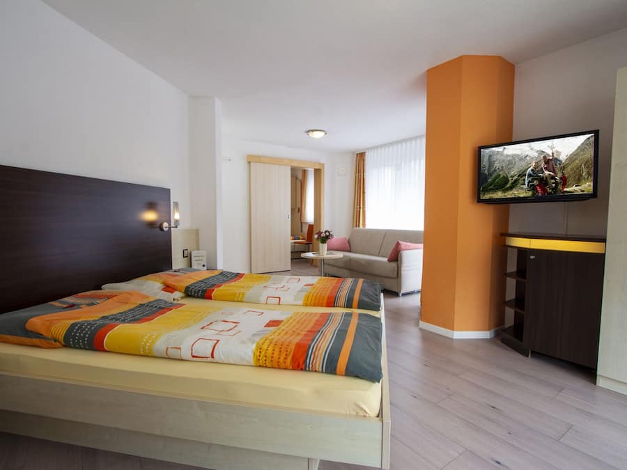 Perhehuone, parveke | Tallelokero huoneessa, ilmaiset vauvansängyt, ilmainen Wi-Fi