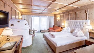 Comfort Double Room | 1 bedroom, hypo-allergenic bedding, minibar, in-room safe