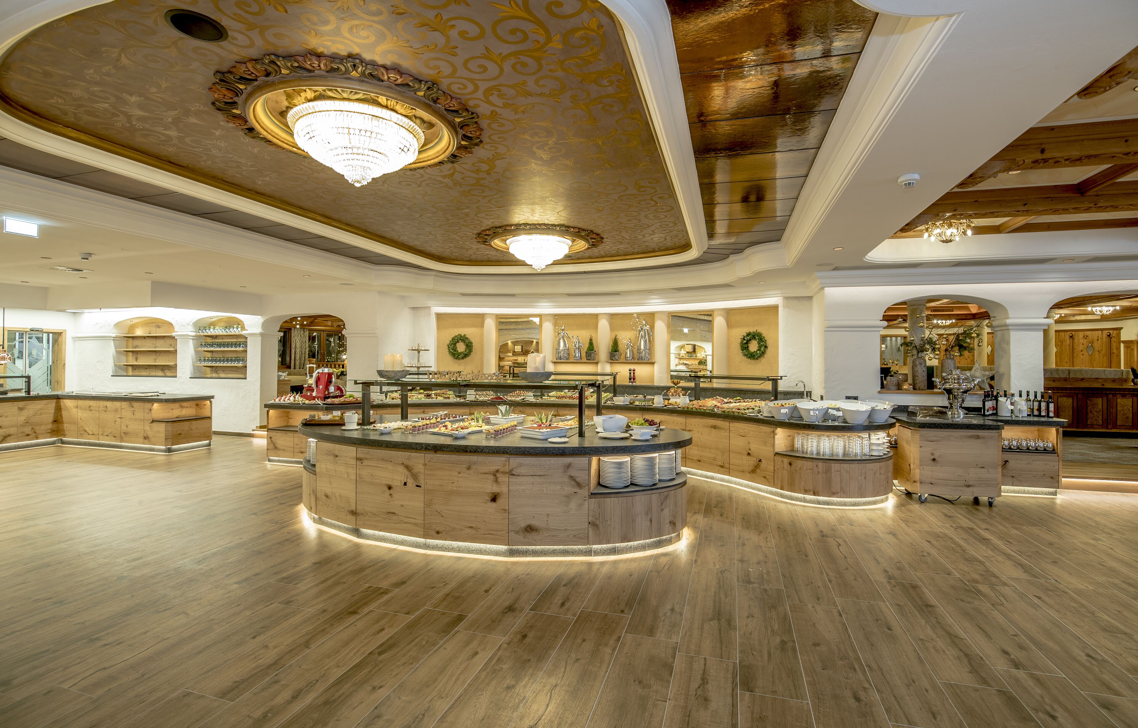 local cuisine, al fresco dining