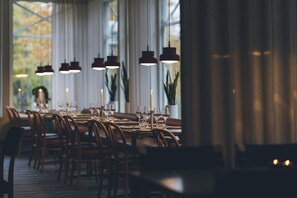 Breakfast, lunch, dinner served; local cuisine, garden views 