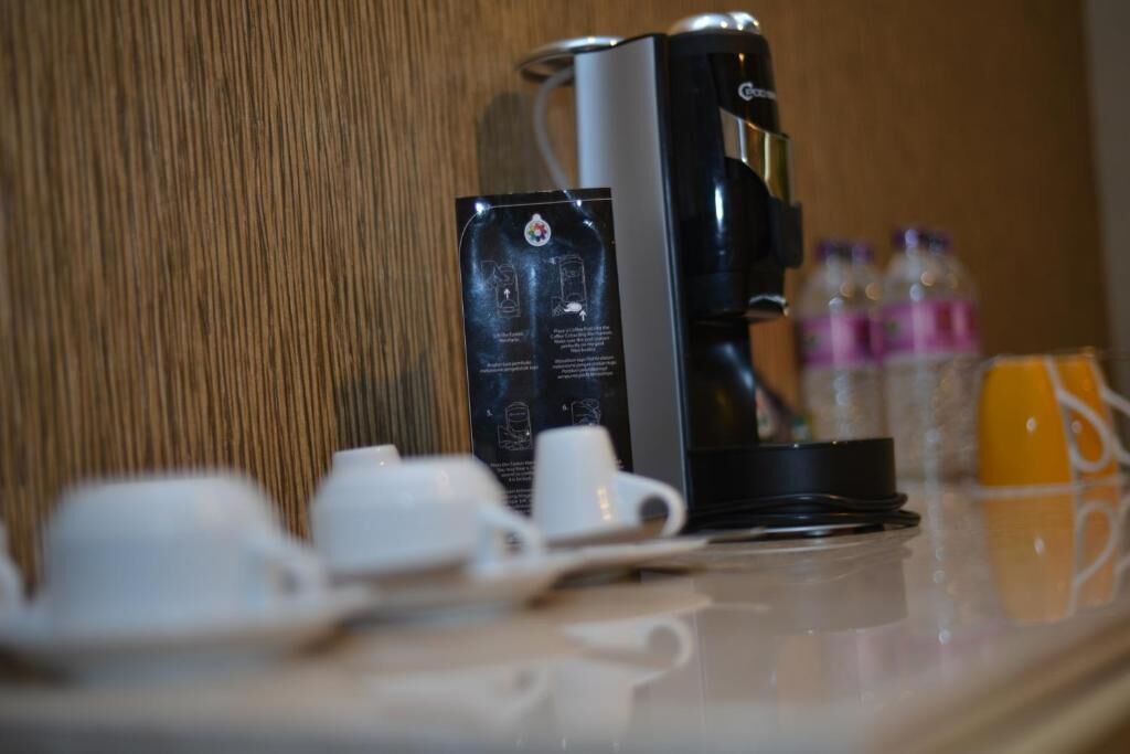 fridge, coffee/tea maker, electric kettle