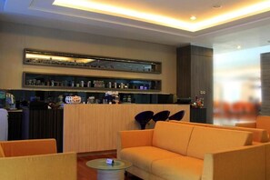 Bar (on property) - Truntum Padang (Padang)