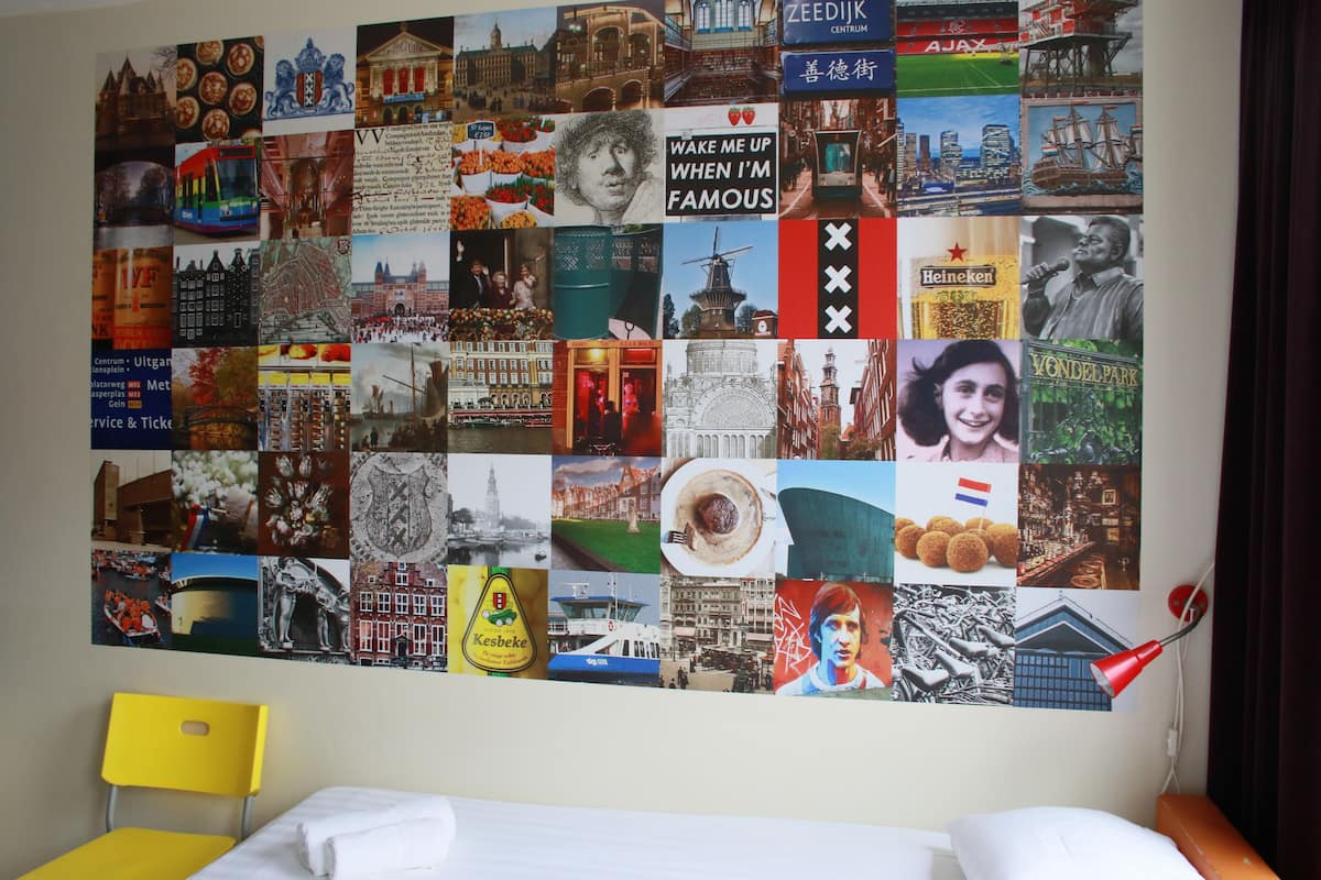 Twin Room | In-room safe, WiFi (free), bed sheets