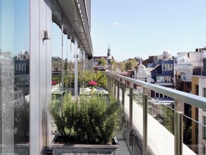 Flat-screen TV - Ham Yard Hotel, Firmdale Hotels (London)