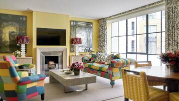 Deluxe Two Bedroom Suite | Private kitchen | Mini-fridge