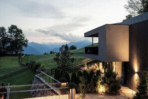 Svit Royal | Vardagsrum | Platt-tv och golvvärme