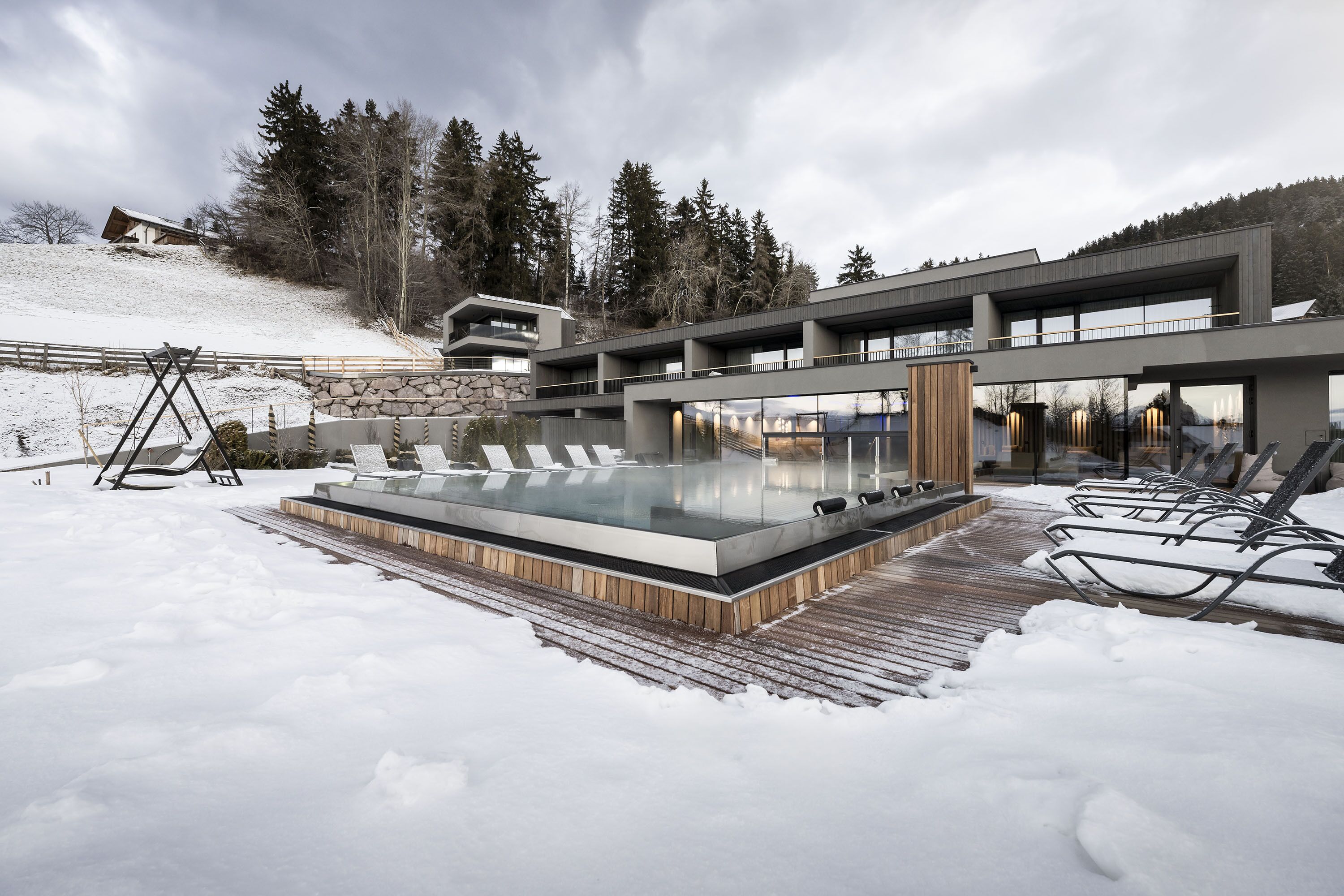indoor pool, pool loungers