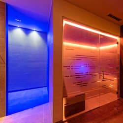 Sauna, hammam, hammam, massages aux pierres chaudes, soins du visage