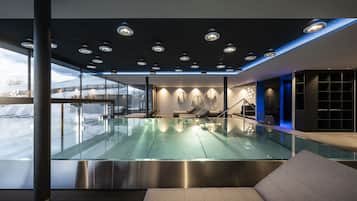 Indoor pool, pool loungers