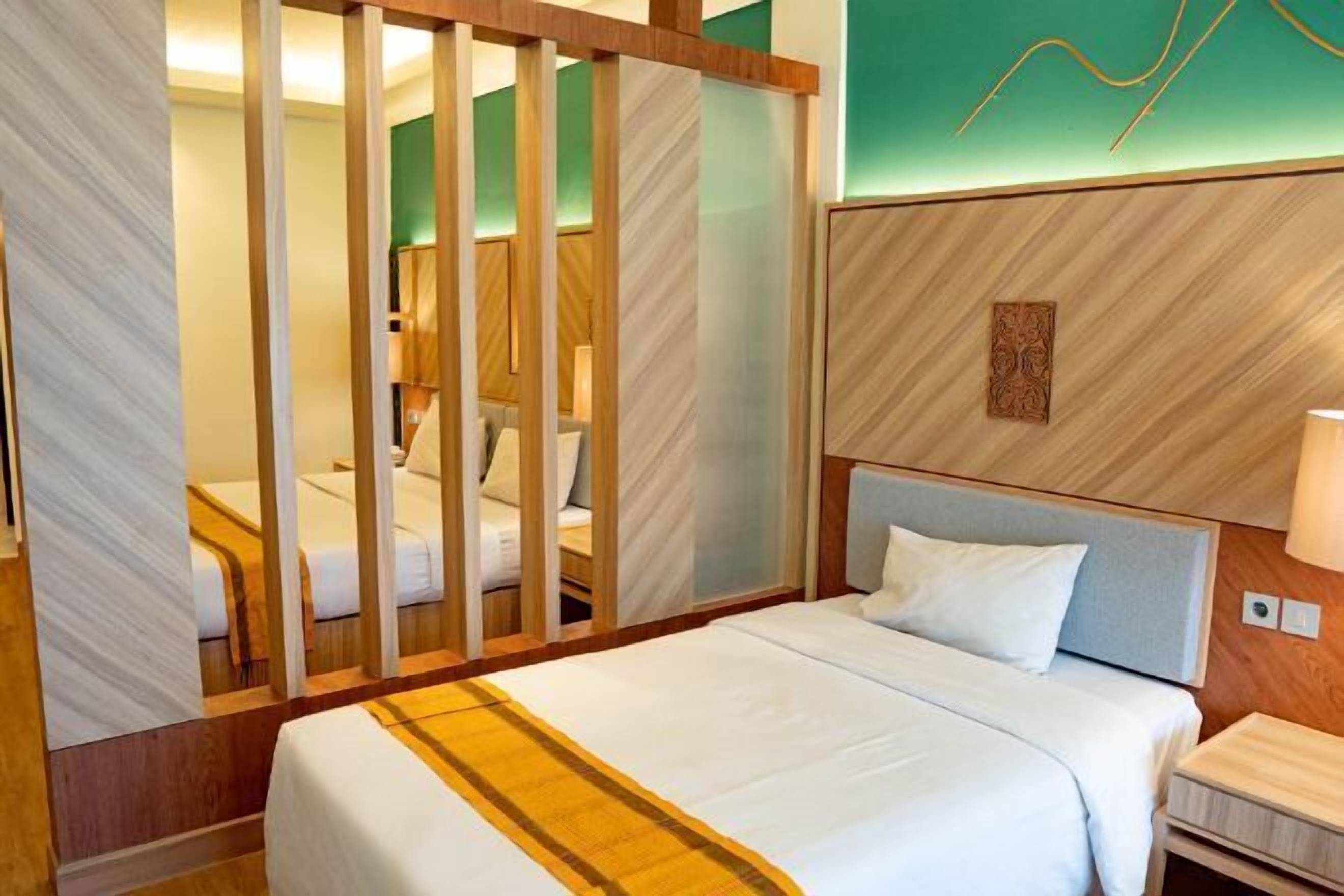 Tallelokero huoneessa, työpöytä, pimennysverhot, ilmainen Wi-Fi