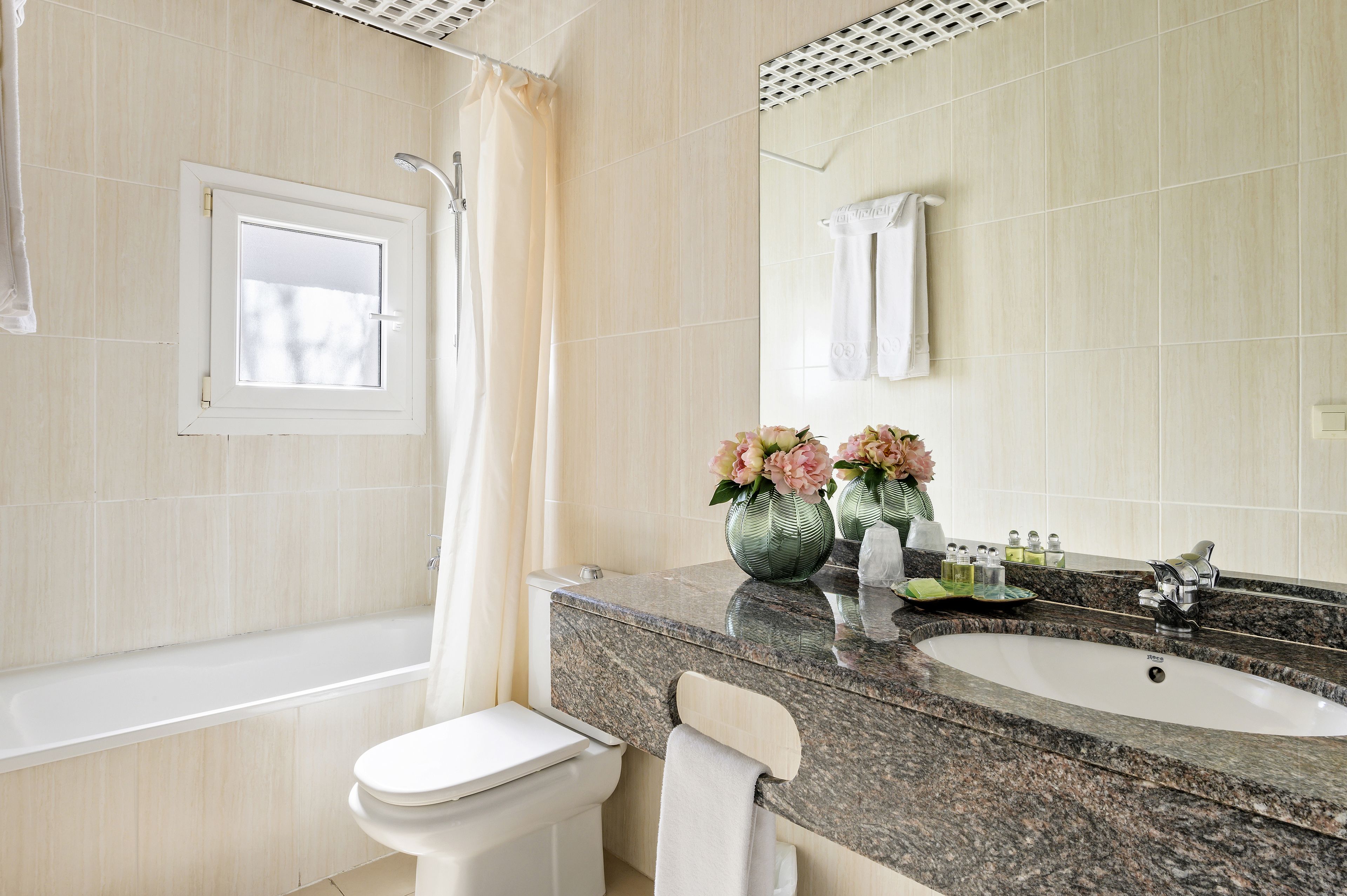 double room | bathroom | free toiletries, hair dryer, towels, soap