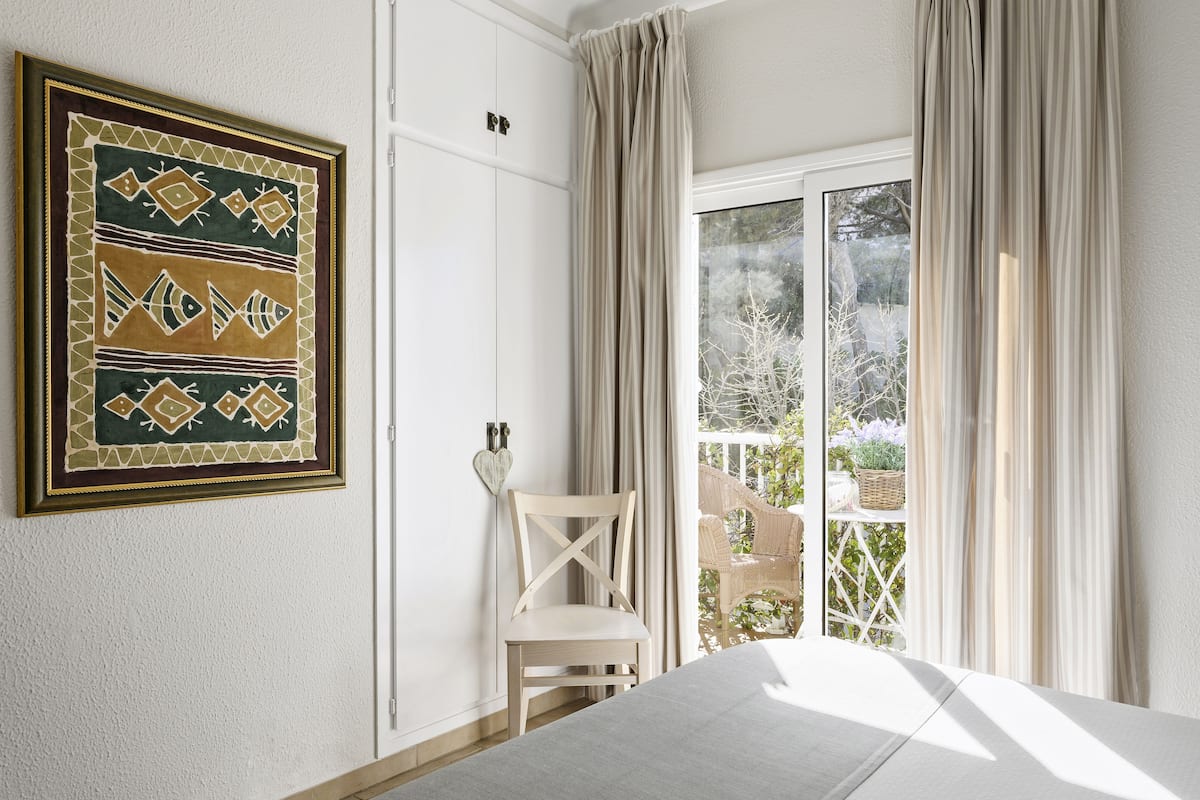 double room, balcony | desk, iron/ironing board, free cots/infant beds, free wifi