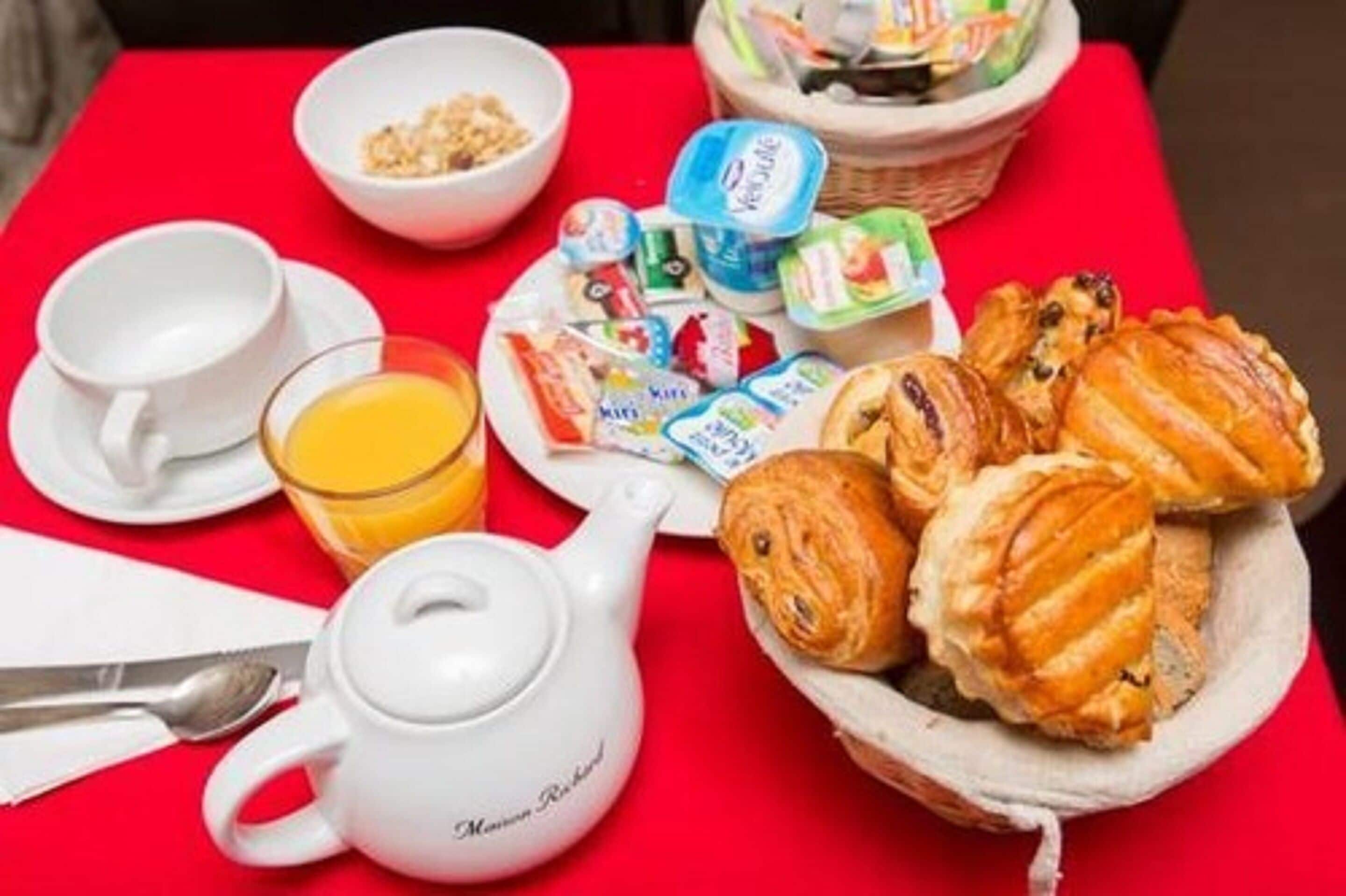Café da manhã com buffet todos os dias mediante uma taxa
