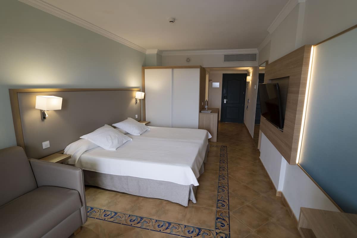 1 slaapkamer, een kluis op de kamer, een bureau, gratis wifi