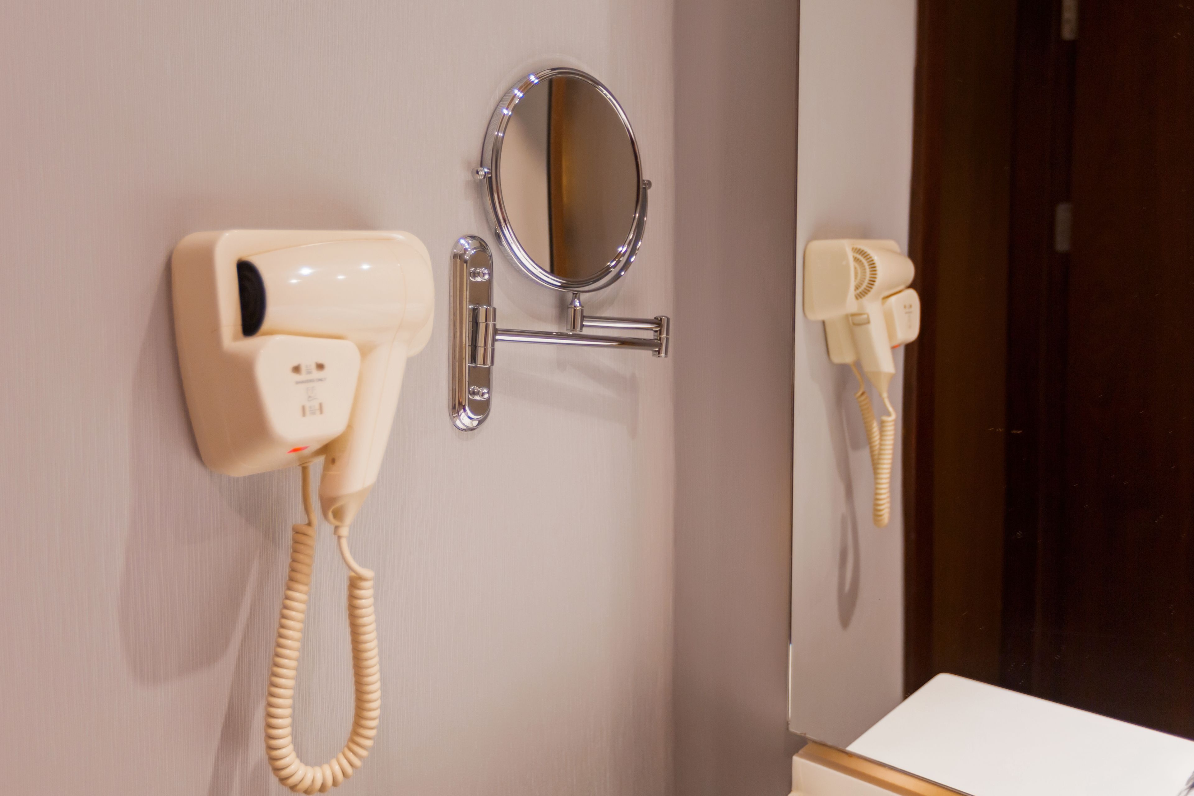 shower, rainfall showerhead, free toiletries, hair dryer