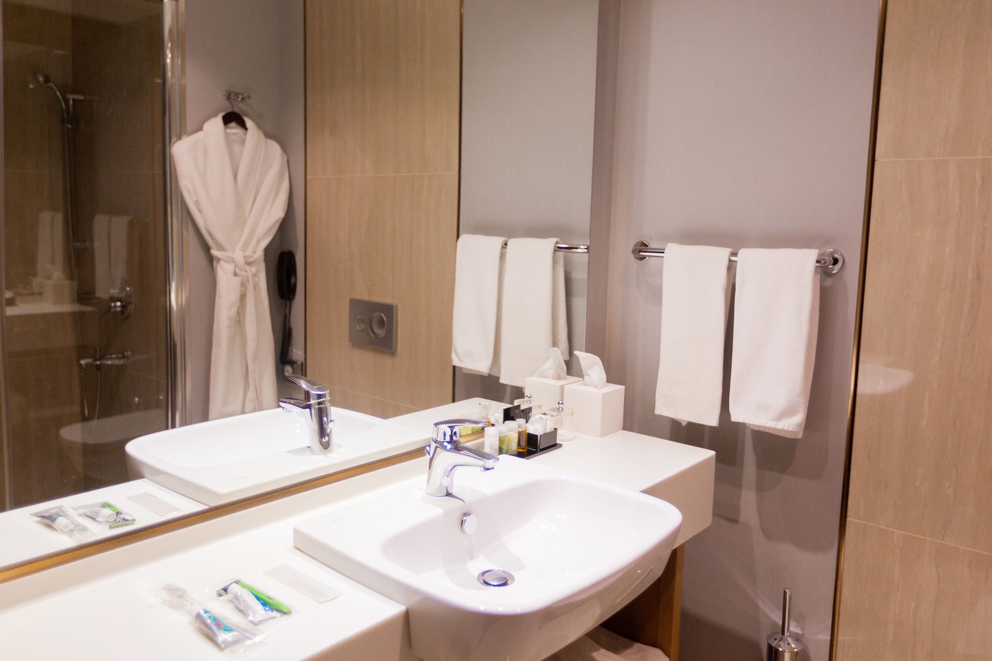 shower, rainfall showerhead, free toiletries, hair dryer