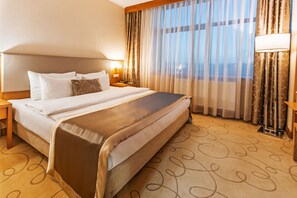 Caja de seguridad en la habitación y cortinas blackout 