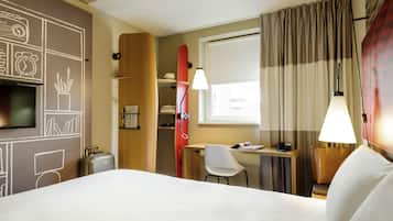 Hypoallergeen beddengoed, een kluis op de kamer, een bureau