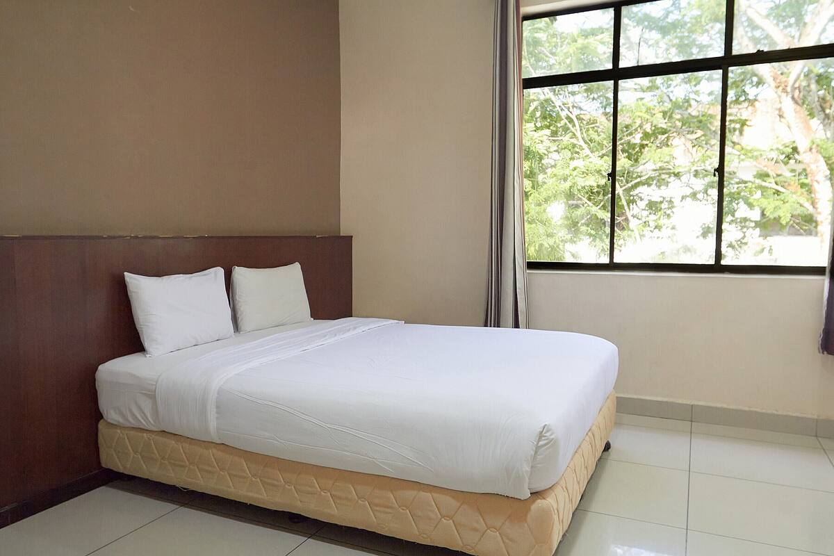 Escrivaninha, Wi-Fi de cortesia, roupa de cama