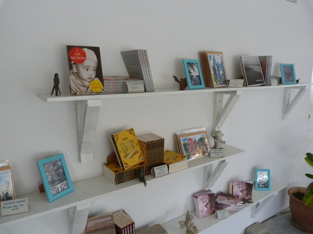 La Pari-Pari by null