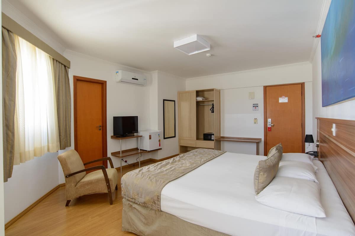 1 bedroom, minibar, desk, blackout drapes